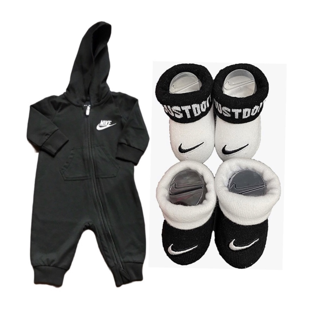 NIKE BABY HOODED COVERALL & BOOTIES SIZE 3 MONTHS - Picture 2 of 5